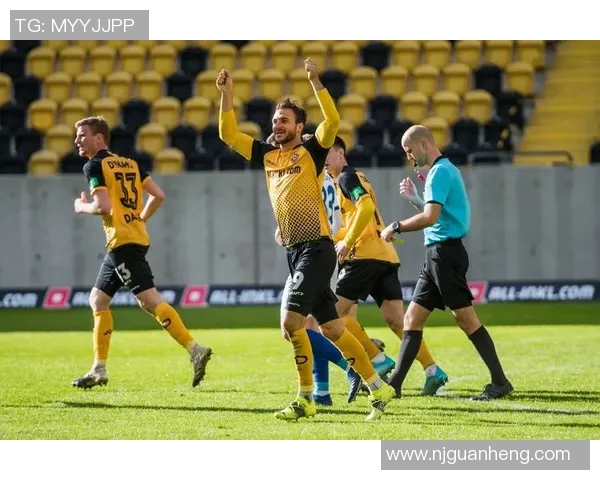 辛德勒菲尔德德乙降级悬在头上,风雨欲来局势堪忧 辛德勒菲尔德德乙降级悬在头上,风雨欲来局势堪忧